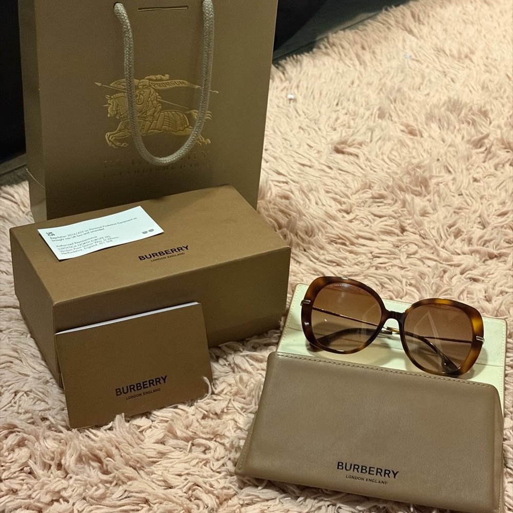 Burberry Tortoise Shell Sunglasses - Picture 5 of 16